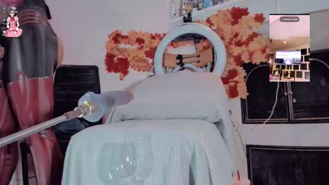 Snapshot of kate_yoshy chatting on October 22, 3:08 am kate the pink girl online show from October 22, 3:08 am