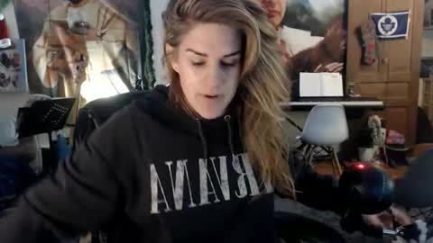 Katie online show from March 25, 3:56 am