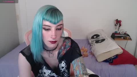 luna   online show from December 9, 4:56 am