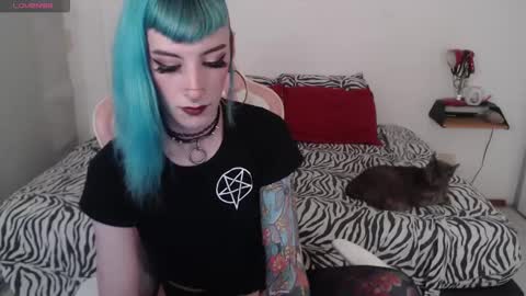 luna   online show from December 13, 11:28 pm