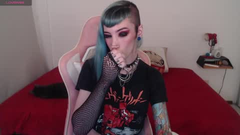 luna   online show from February 12, 3:29 am