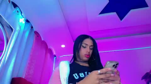 kayla_sexx online show from July 5, 4:52 am