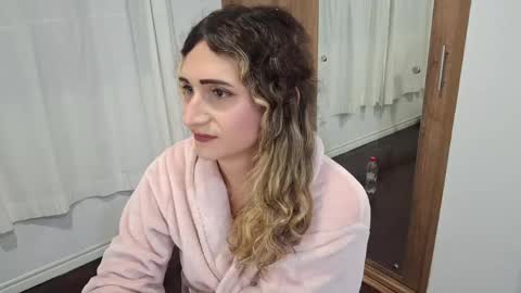 Kaylee Sims online show from April 28, 2:38 am