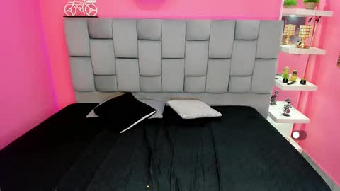 kiishanny online show from November 12, 12:45 am