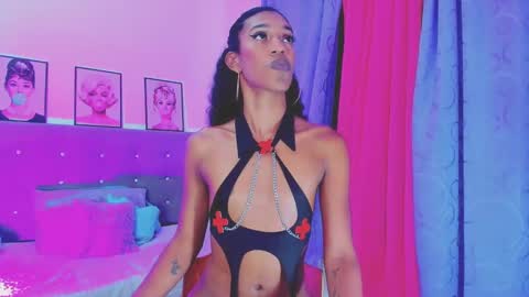 Your Queen KIM online show from January 22, 5:37 am