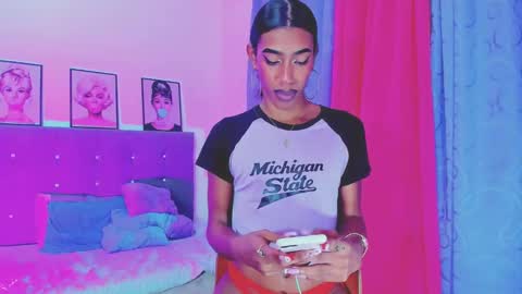 Your Queen KIM online show from January 28, 6:07 pm