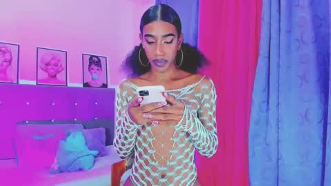 Your Queen KIM online show from February 2, 9:30 am