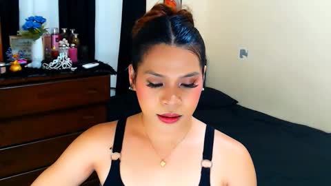 KIRA online show from March 27, 9:10 am