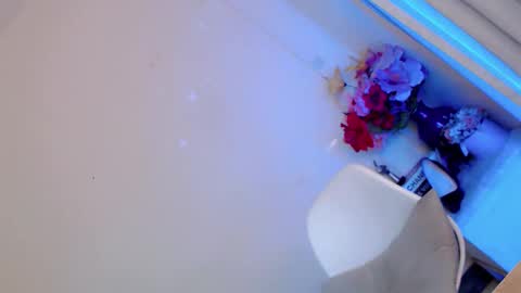 Saint Onicka online show from November 27, 6:05 am