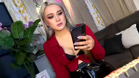 kylie online show from July 24, 8:57 am