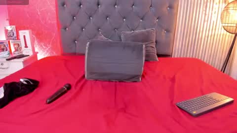 lana_gill online show from July 11, 8:35 pm