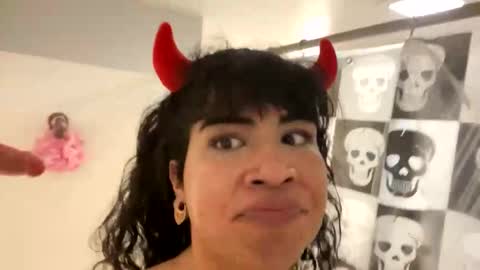 latinatgirldoll online show from January 18, 6:20 am