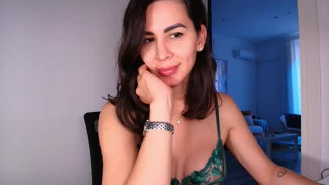 Layla online show from May 11, 6:16 pm