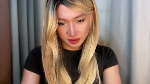 Miss Candy online show from July 20, 9:45 am