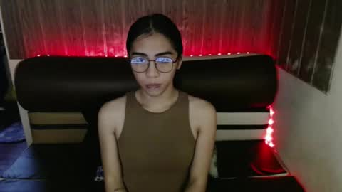 Snapshot of linaslayer chatting on January 24, 9:17 am Lexi online show from January 24, 9:17 am