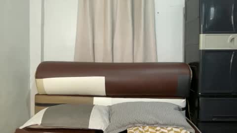 Snapshot of linaslayer chatting on October 11, 2:03 am Lexi online show from October 11, 2:03 am