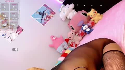 lisahadidd online show from November 30, 6:38 am