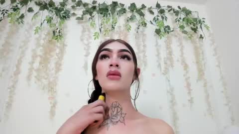 Liz Luna online show from June 9, 9:58 pm