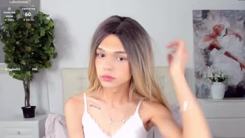 lizzydelrey online show from May 7, 2:02 pm