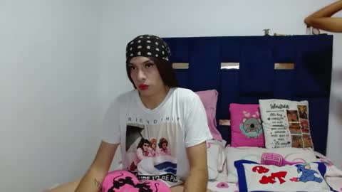 lolabloomx online show from May 3, 3:22 am