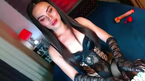 lovelymiss_shyna11 online show from October 28, 9:18 am