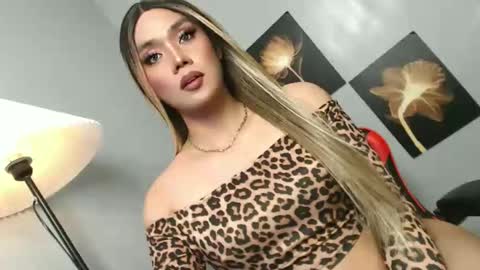 lovers moon22 online show from February 23, 12:08 pm