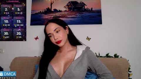 Snapshot of luara_ chatting on October 22, 9:11 am luara_ online show from October 22, 9:11 am
