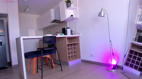 Hello my name is Lucy nice to meet you  thumb up is important for me kisses     online show from March 2, 2:02 pm