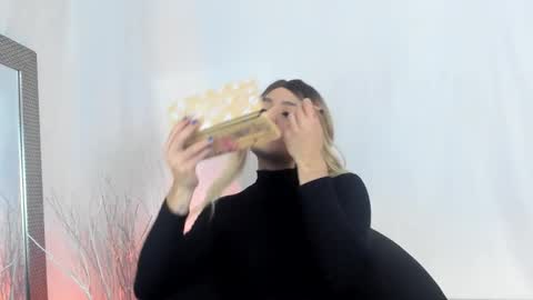 Luka Castillo online show from November 26, 9:28 pm