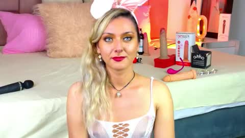 lunitadiva online show from January 13, 7:33 pm