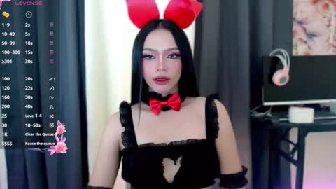 Maxie online show from December 23, 9:46 am