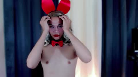 Maxie online show from January 11, 8:32 am