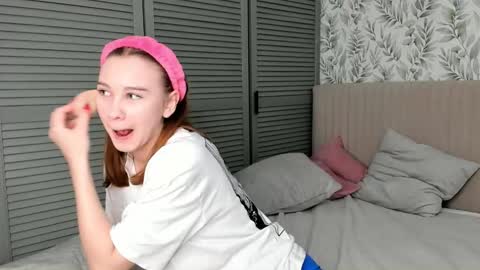 Aurora online show from September 9, 6:12 am