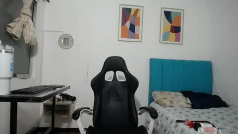 madisson_jones18 online show from June 16, 6:09 pm