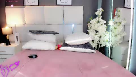 manellyksparklee online show from March 13, 3:06 pm