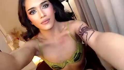 Snapshot of mariah_clara chatting on October 22, 4:20 pm mariah_clara online show from October 22, 4:20 pm