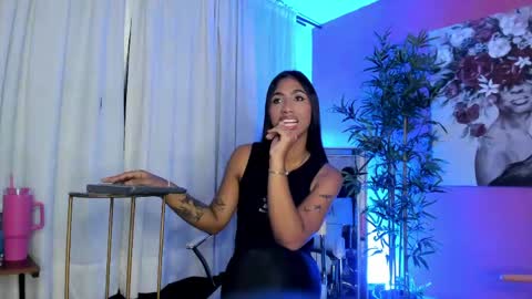 massielhot online show from May 4, 6:57 pm