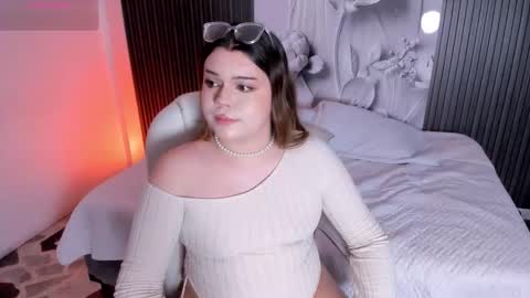 Maxine Minx online show from February 6, 11:54 pm