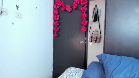 Princess Mensia online show from July 7, 1:04 pm