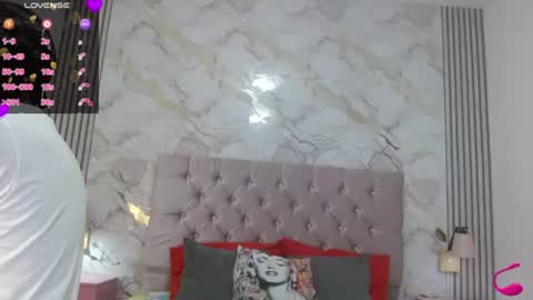 Mia Hiills online show from June 12, 12:37 pm
