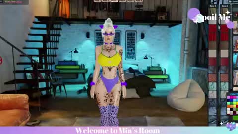 Mia online show from June 29, 4:28 pm