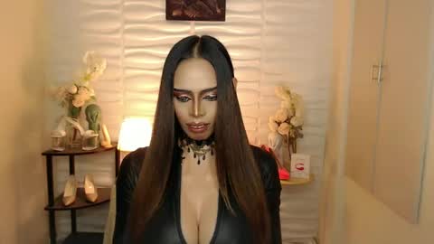 Mistress MikeyAlawi online show from December 16, 7:26 am