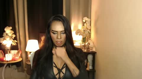 Mistress MikeyAlawi online show from March 8, 4:01 am