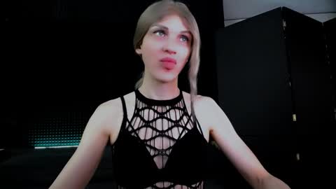 Milena Hardy online show from October 17, 5:00 am