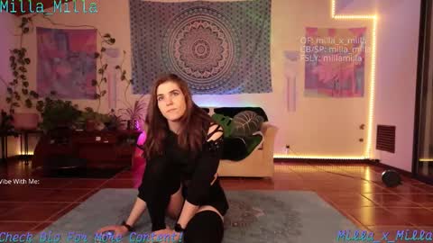 milla_milla online show from December 4, 8:08 am