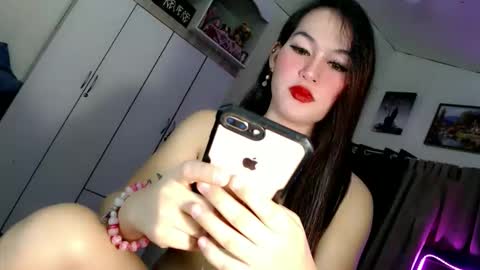 twinny pie online show from November 10, 6:25 am