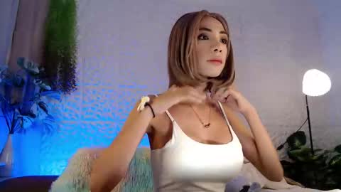 IM SUGAR online show from April 29, 11:00 pm
