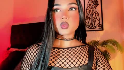 miss_zz online show from December 20, 5:30 pm