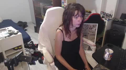 missthon online show from April 28, 10:31 am
