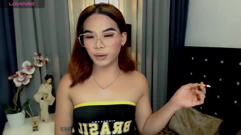 misstrishontop online show from February 23, 1:10 pm